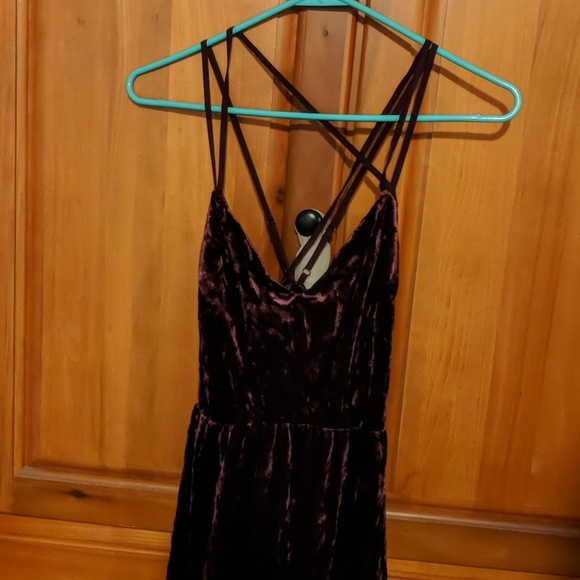 Forever21strappy velvet cross back dress - Picture 3 of 4